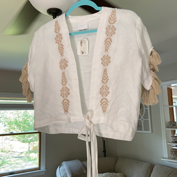 Brand new w/ tags white women’s tie blouse. Size M - Picture 5 of 6